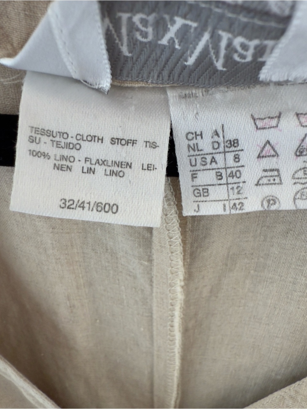232. MaxMara Linen Sleeveless Button-Front Midi Dress in Beige - Picture 3 of 9